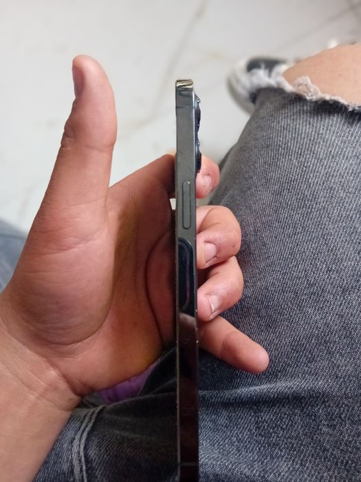 Vand telfon iphone 12 pro max o 100 capacitate la baterie 256gb