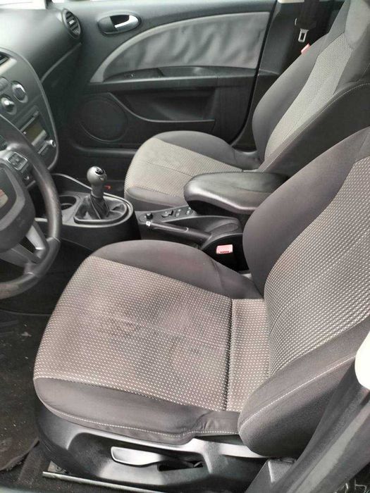 Seat Leon 1.6 TDI НА ЧАСТИ