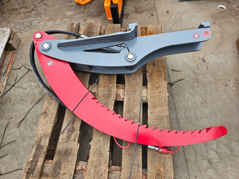 2500 kg cleste + cadru + furci - incarcator / tractor / stivuitor