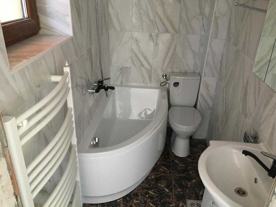 Vând două căzi Besko Praktika asimetrice noi, cu dimensiunile 140/70