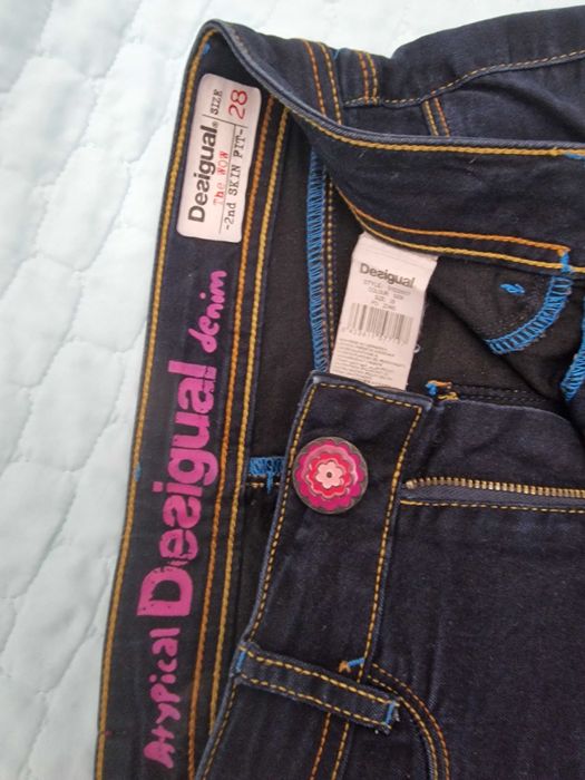 Джинсы женские разные