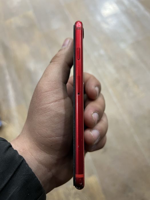 Iphone 8 orqasi singan ekran radnoy