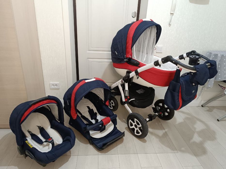 Продам коляску 3 в 1 Adamex