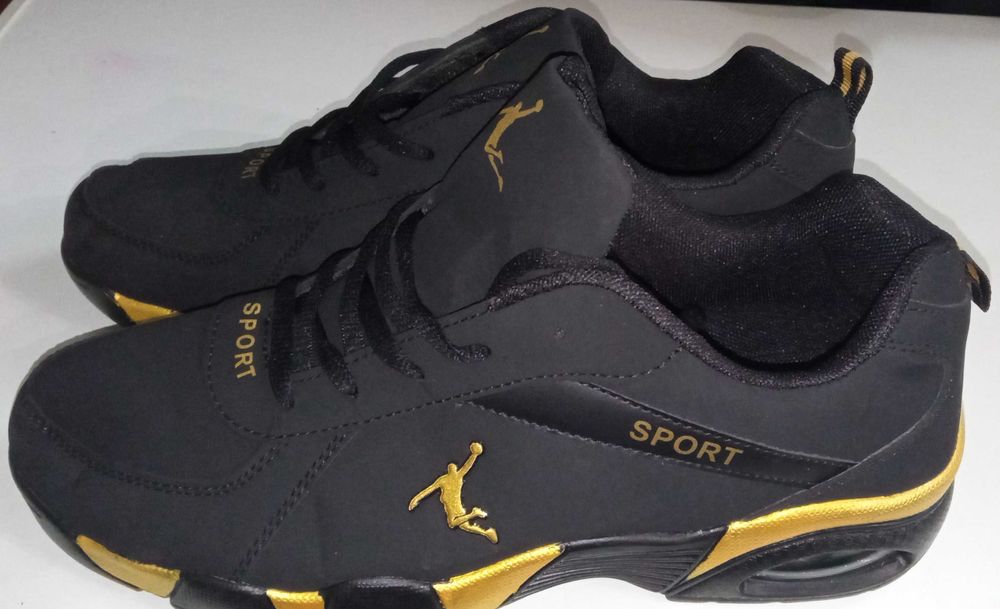 Мъжки спортни обувки