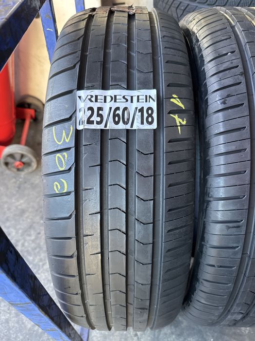 225/60/18 Vredestein