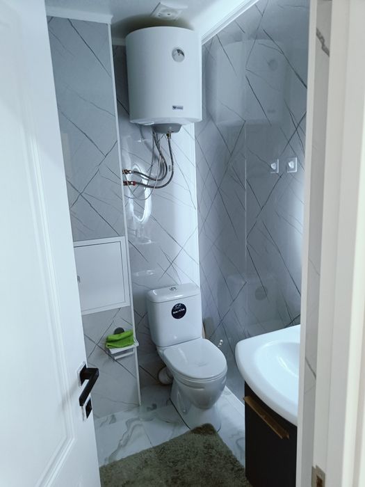 Срочно продам 1 к. Кв в 16 мкр