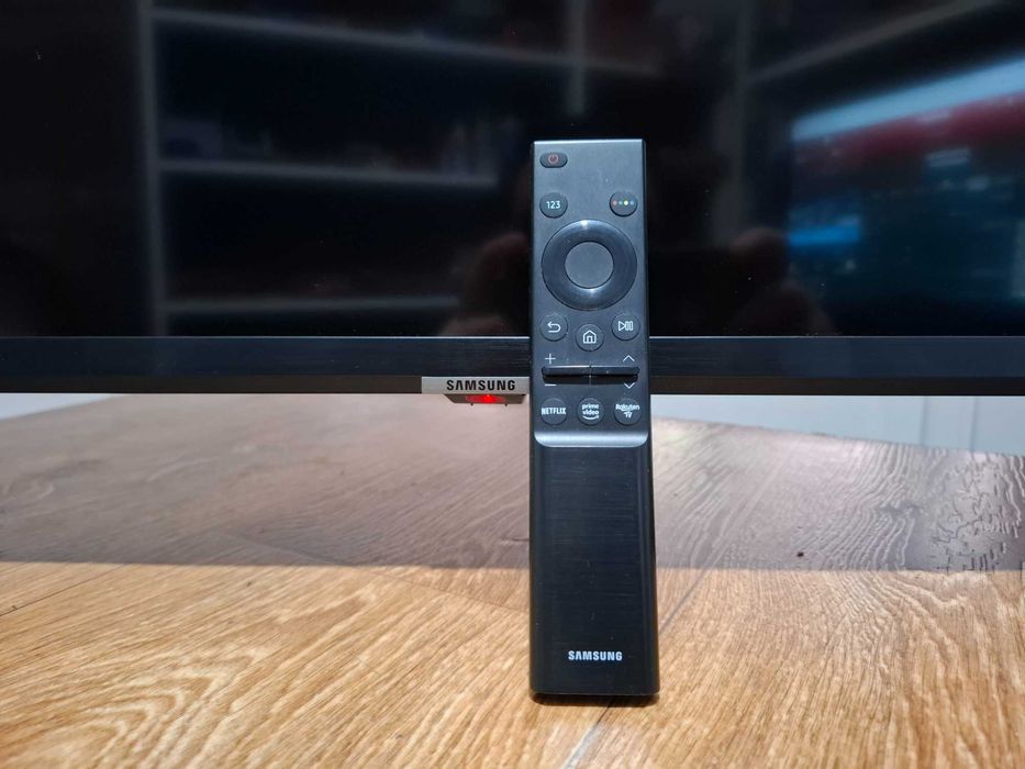 Samsung UE43AU7092U за ремонт или за части.