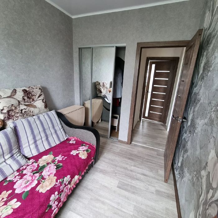 Продам полублагоустроеный 5ти комн. дом