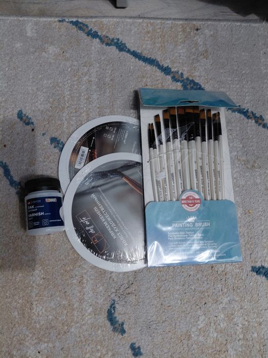 кисточки+холсты+лак