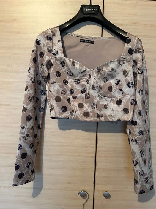 Секси пола и топ на Guess