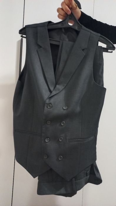 Срочно продам тройку костюм