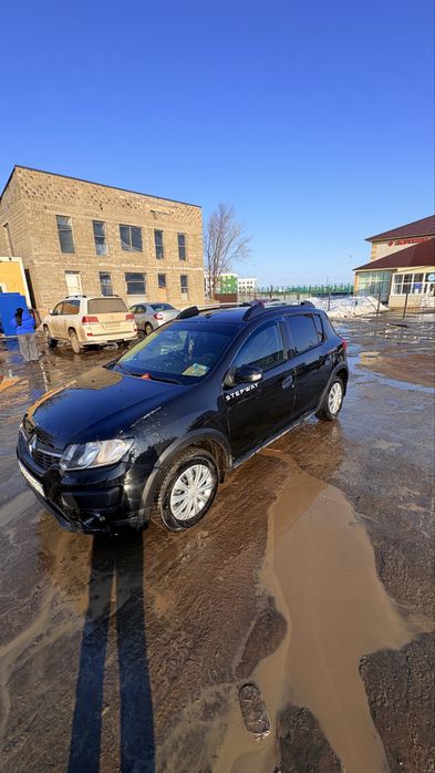 Рено сандеро 2018 год