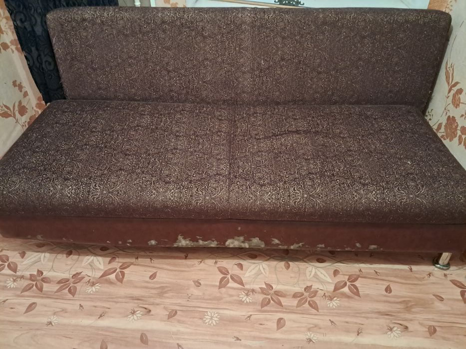 Продам диван дешево