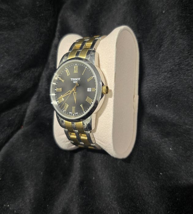 Продам кварцевые часы от Tissot