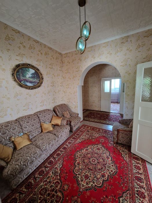 Продаётся просторный дом в Бурное