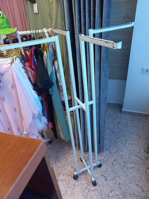 Срочно продам. Вешалку