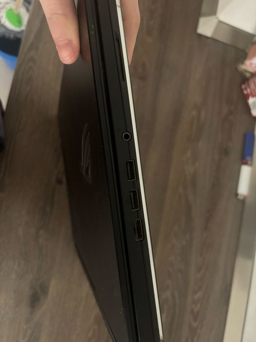 Vand laptop asus rog strix g17 gaming 1TB