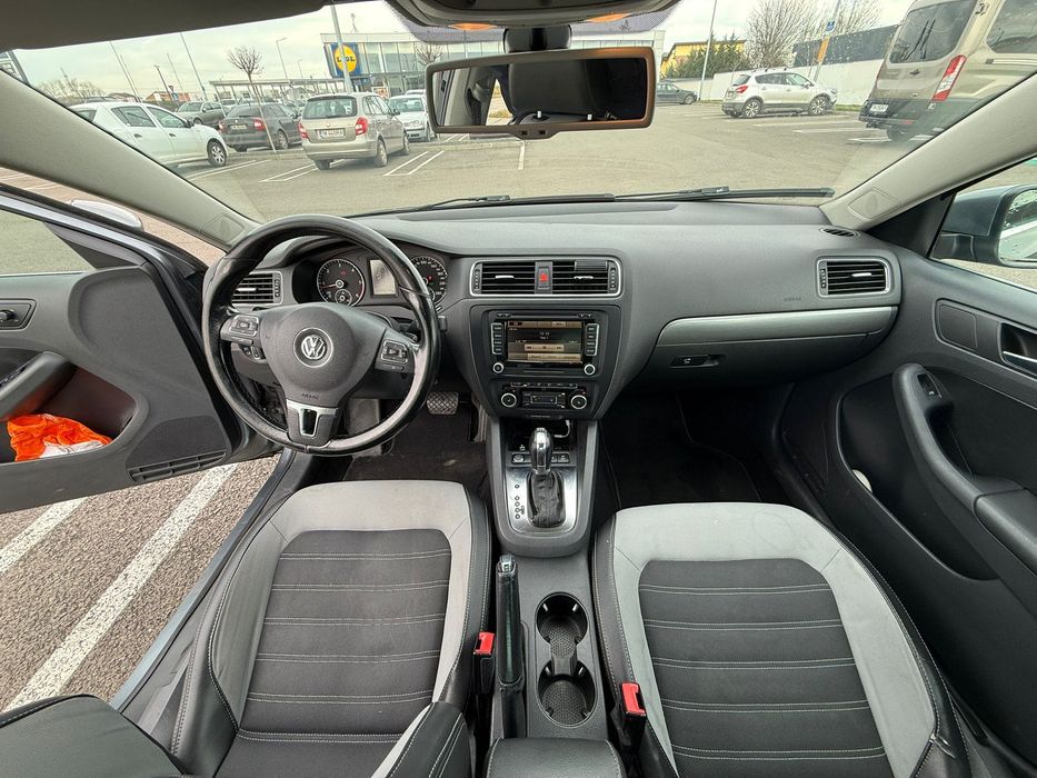 Vw jetta 2012 , cutie automată