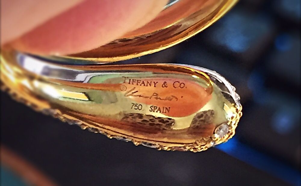 Tiffany&Co. 750/diamonds Elsa Peretti® Bypass Teardrop Ring