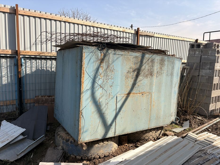 Продам железный бак для воды