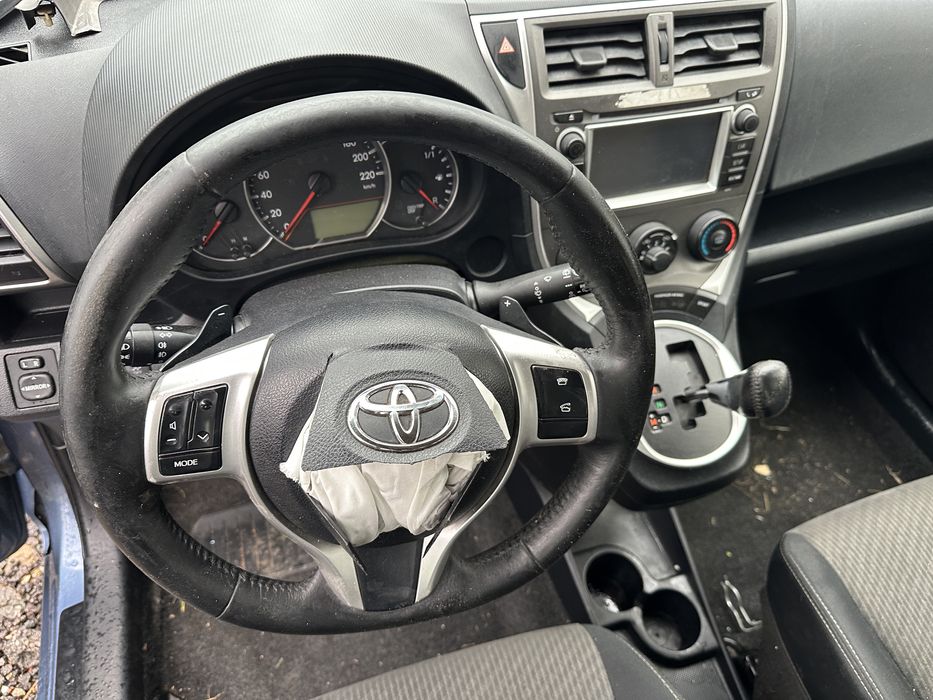 Toyota Verso S Тойота Версо С 1.33vvti 98 кс CVT На части!