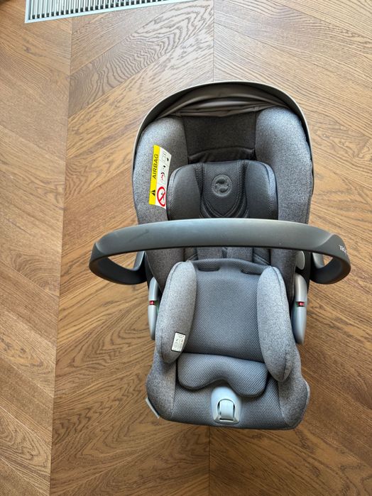Продам автокресло Cybex