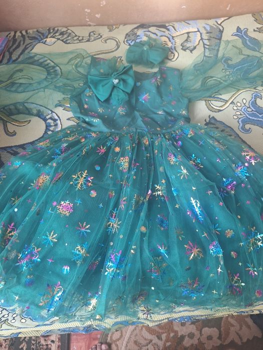 Продам платья на девочку