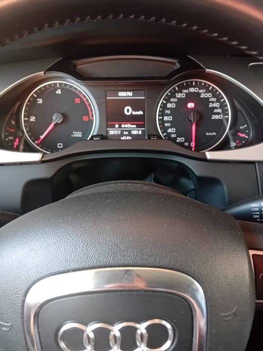 Vând Audi A 4  B 8 An  2011