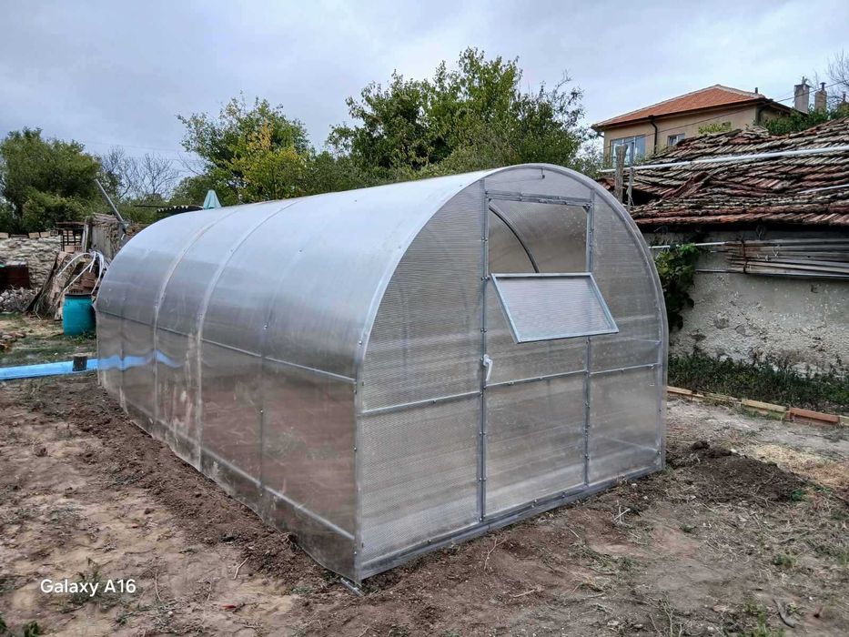 Оранжерии Primaterra Mini и Optima - компактни модели за домашната градина