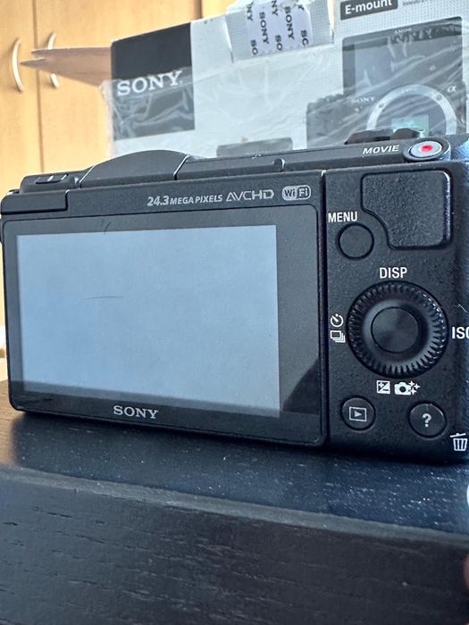 Sony A5100 ILCE-5100L + 16-50mm OSS E-mount APS-C WiFi