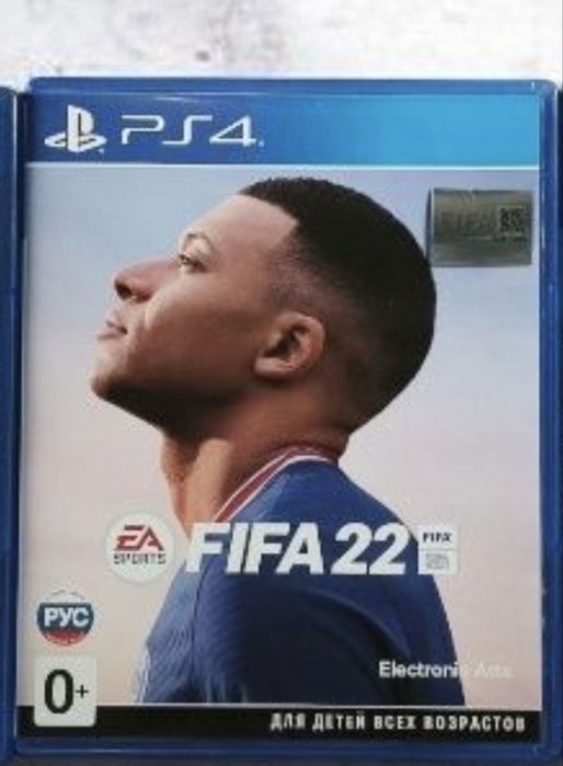 fifa 22 на sony playstation 4 в отличном состоянии