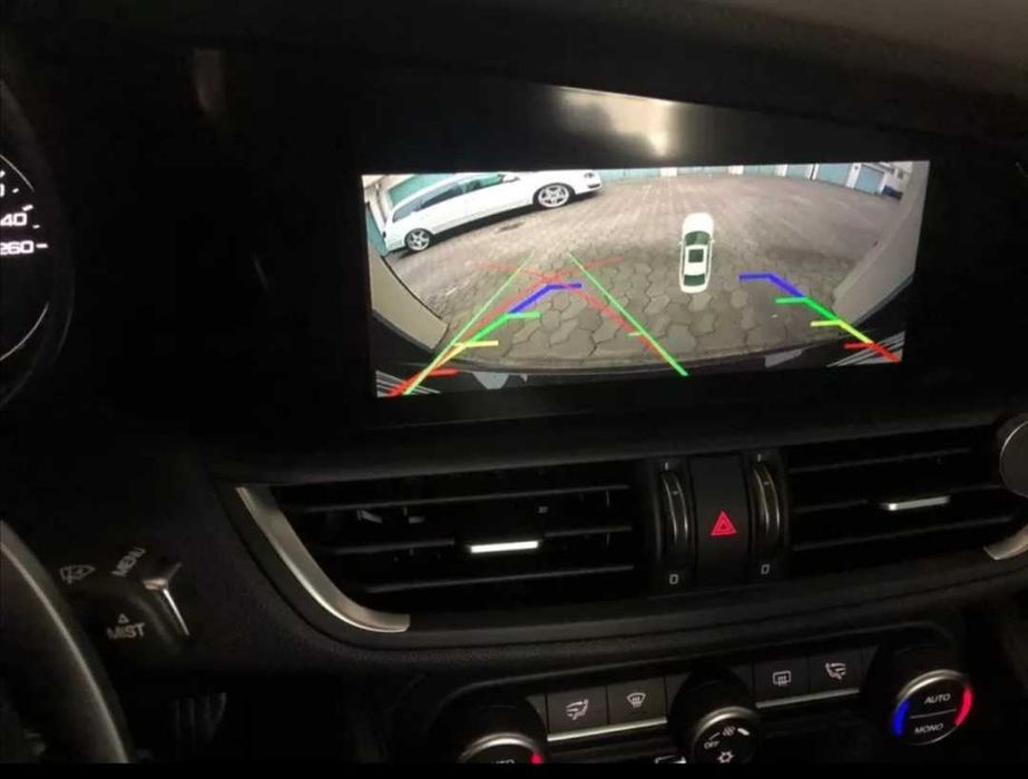 Универсална камера за предно задно виждане AUDI BMW Mercedes и др.