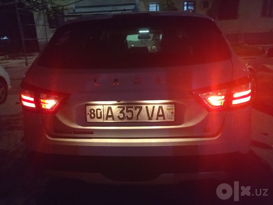 Тезда сотилади Lada sw cross