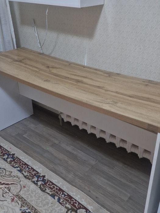 Продаётся шкаф и стол