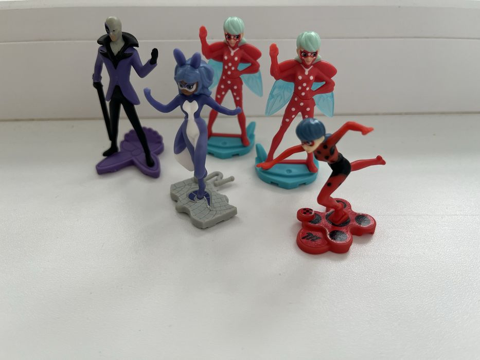 Kinder фигурки Леди Баг Супер Кот