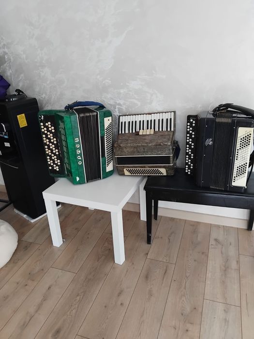Продам аккордеон , баян