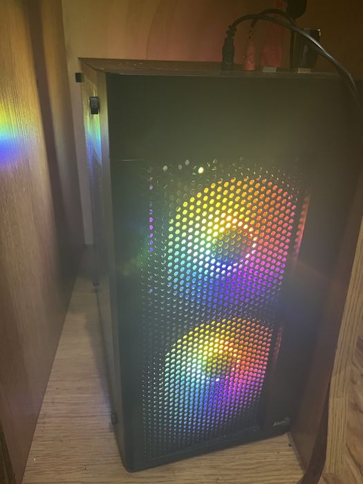 Геймърски компютър на (Два месеца)