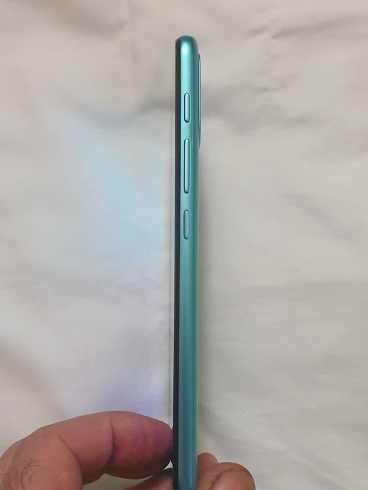 Motorola E 20...