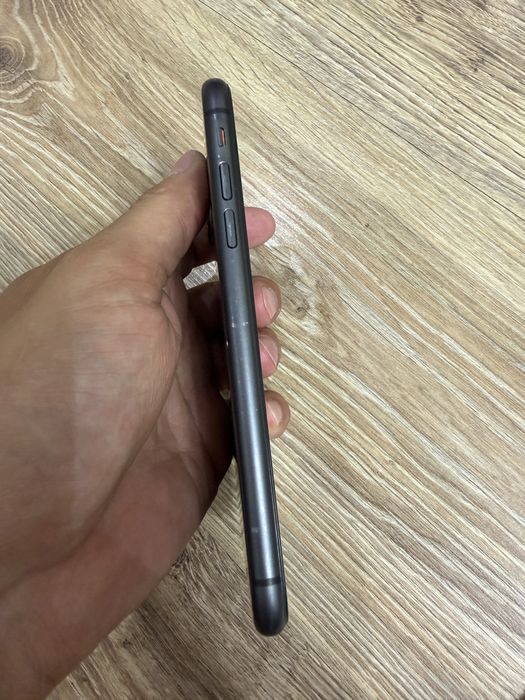 Продам iPhone 11 128