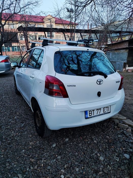 Vând Toyota Yaris 2011
