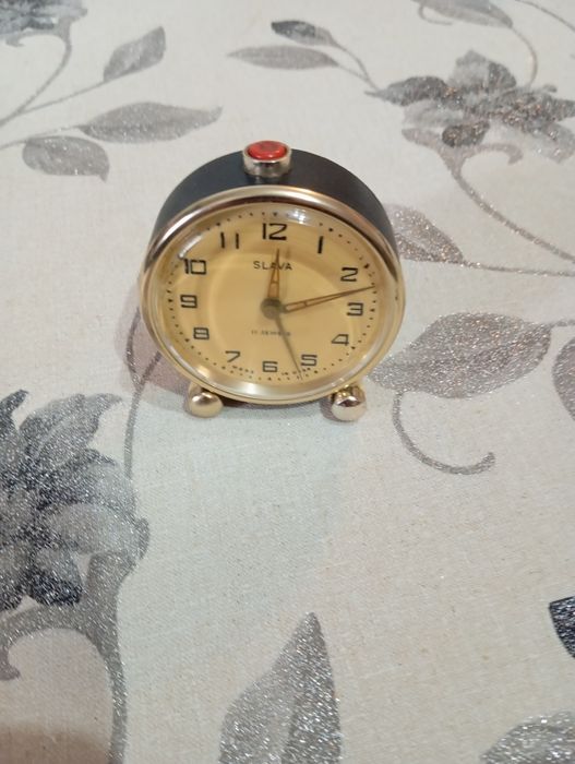 Ceas de masă Slava