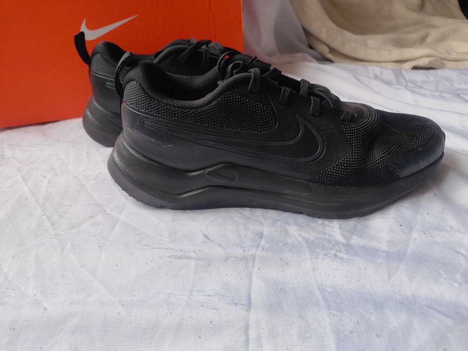 Маратонки NIKE AIR MAX   38.5/39/40