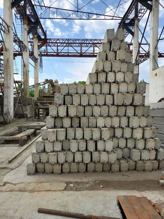 Temir beton ustunlar CB 105-3.5 CB 110-3.5