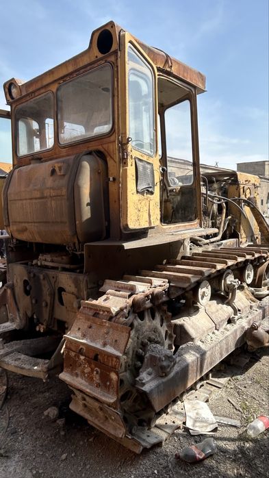 Трактор бульдозер т130,грейдер 143