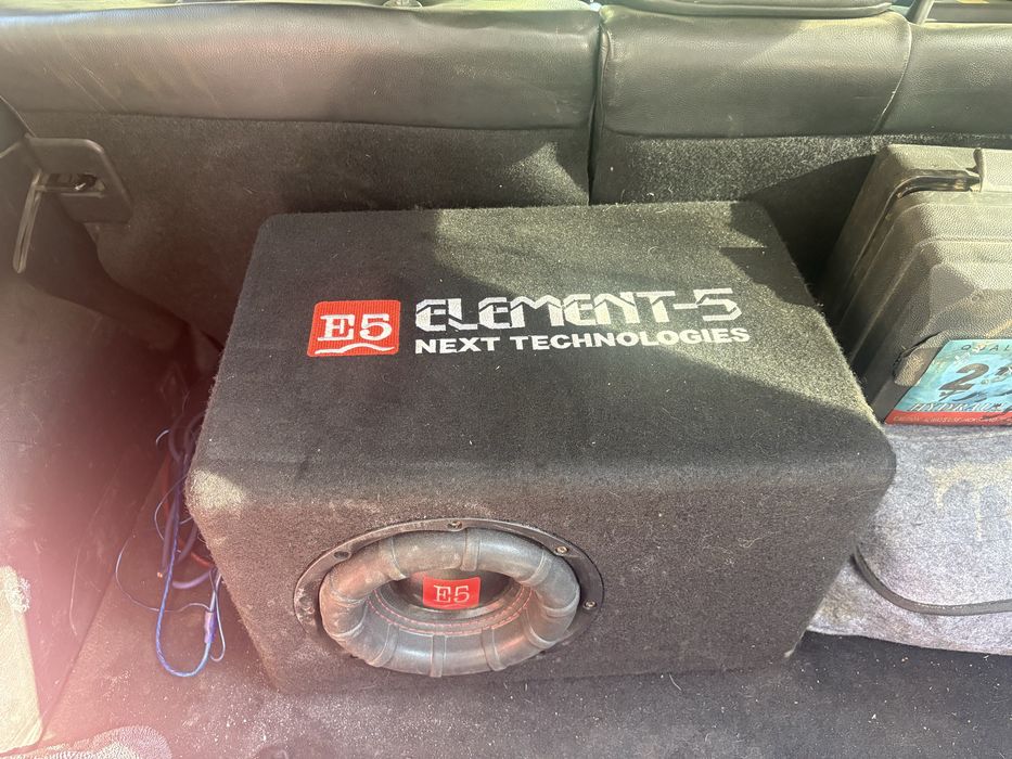 Продам саббуфер element 5