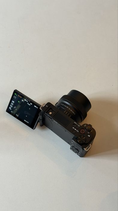 Продаю sony zv-e10