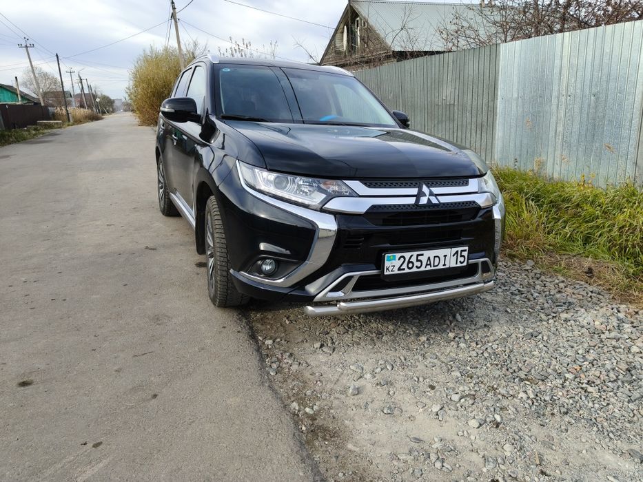 Мицубиси аутлендр продам