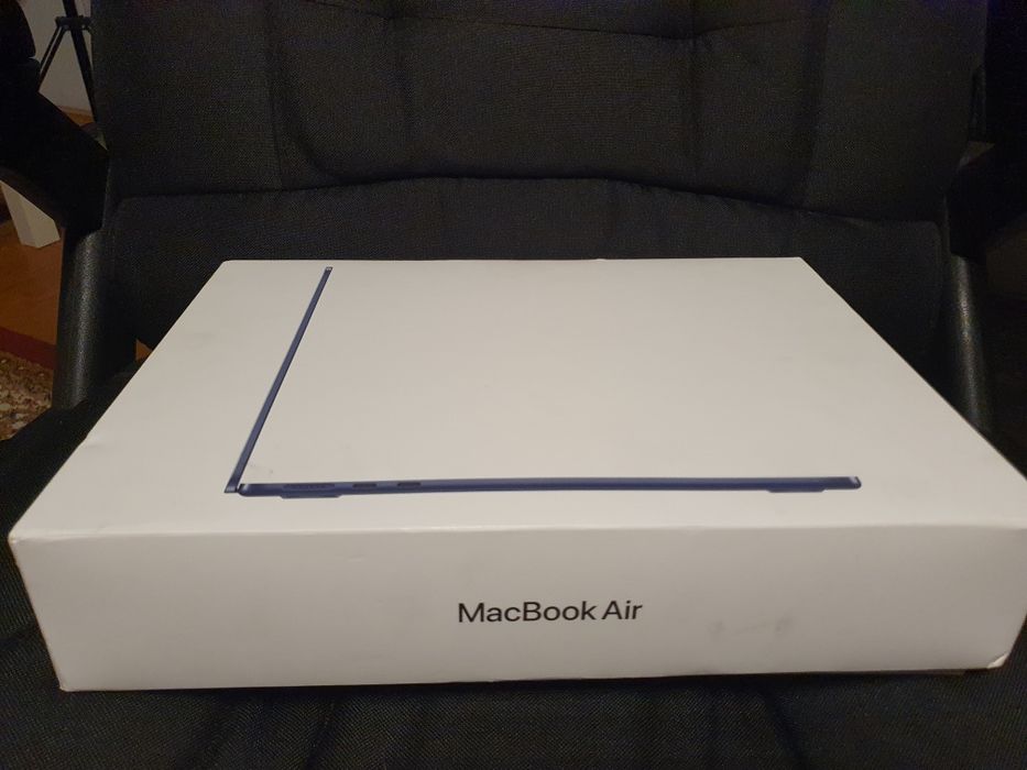 MacBook Air M4 13 Midnight nou