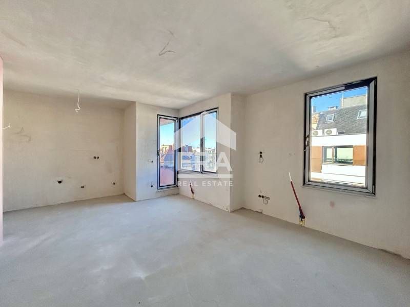 Продава се Тристаен апартамент в София, Кръстова вада - 104 кв.м за 2301 €/кв.м - Снимка #8