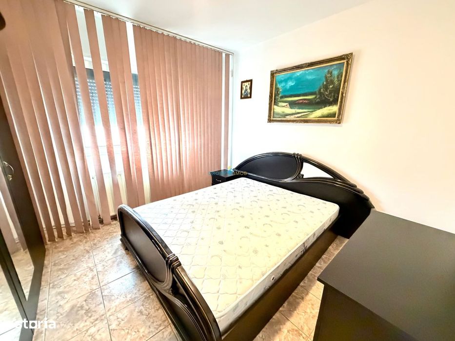 Apartament 3 camere decomandate, et. 4 cu șarpantă, strada